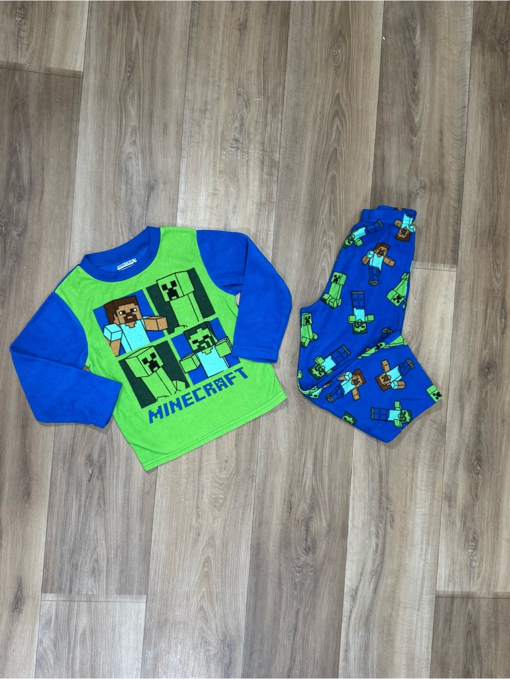 Minecraft Kids Two-Piece Green & Blue Pajama Set - Size: 6